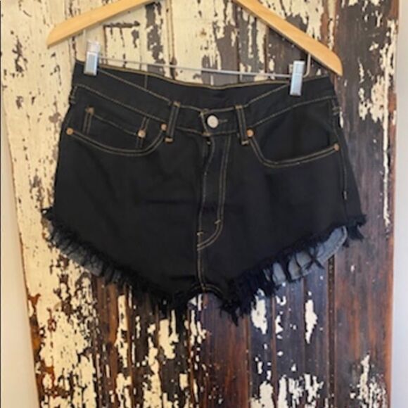 EUC distressed cut-off Levi’s 505 shorts.  34 x 29. Straight fit. - Picture 1 of 5